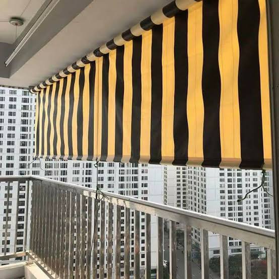 Mái hiên kéo tay — bạt sọc vàng đen